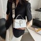 thumbnail image 4 of Bolsos cruzados de cuero para mujer a la moda, bolso cuadrado pequeño a la moda para mujer, para viajes, color blanco, 4 of 5