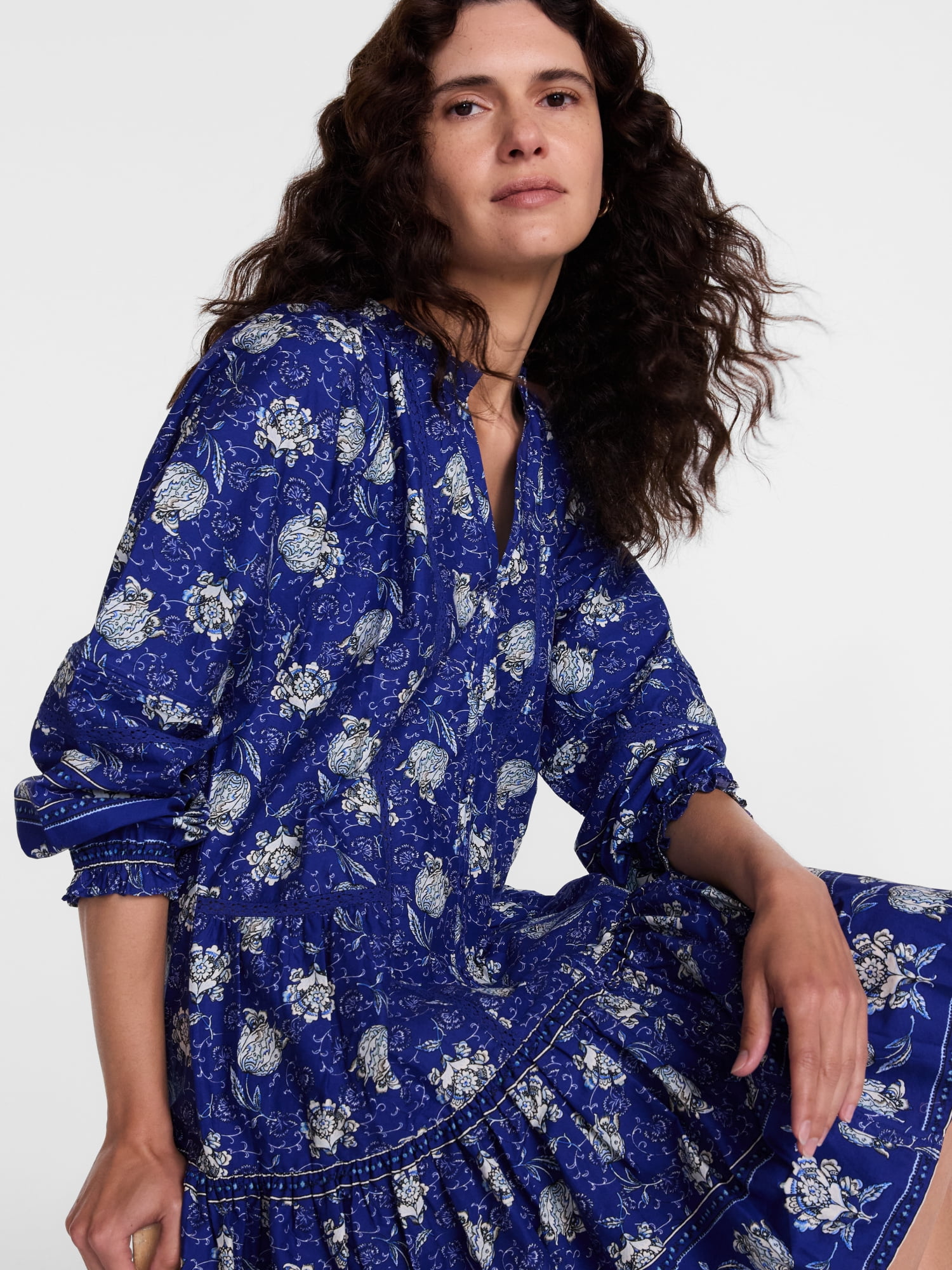Scenario Women's and Women's Plus Tiered Hem Dress with Long Sleeves, Sizes XS-4X