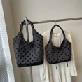 thumbnail image 3 of MBTI Elegante bolso de mano para mujer, estético, de gran capacidad, a cuadros, nuevo bolso de hombro de moda, exquisito bolso de compras literario para mujer, 3 of 5