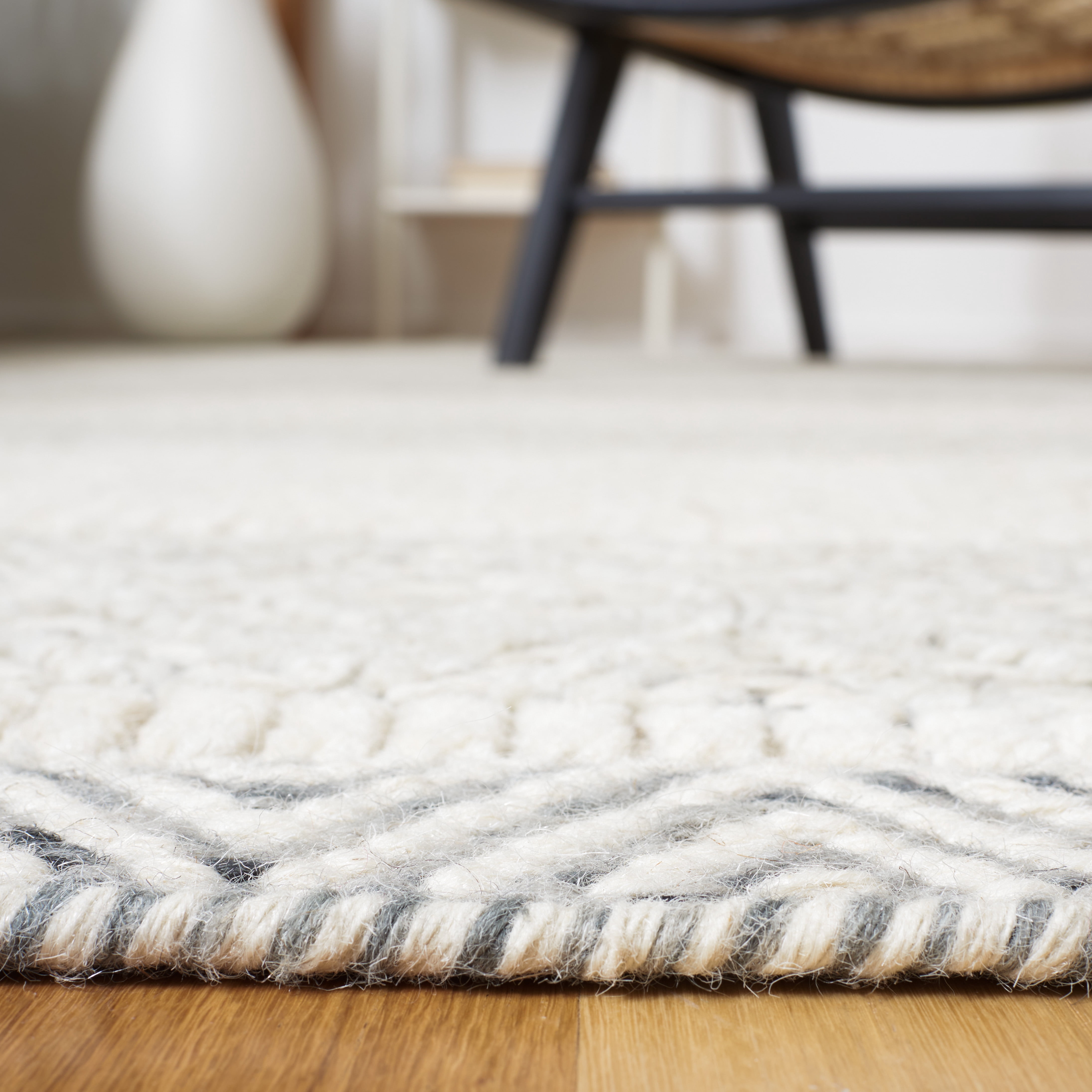 SAFAVIEH Martha Stewart Striped Area Rug, Ivory/Grey, 8' x 10'