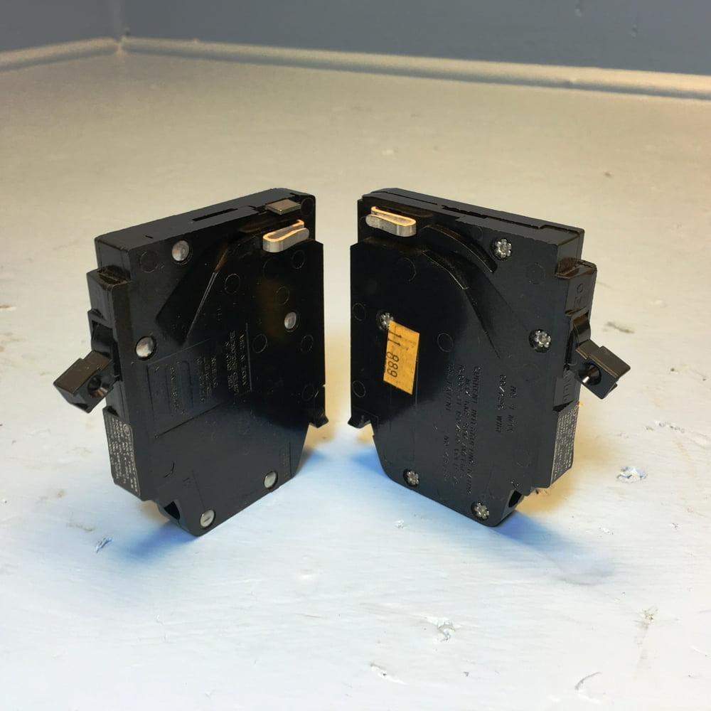 NEW Set of 2 Crouse-Hinds MH15 15A Circuit Breaker 1 Pole Type MM 15