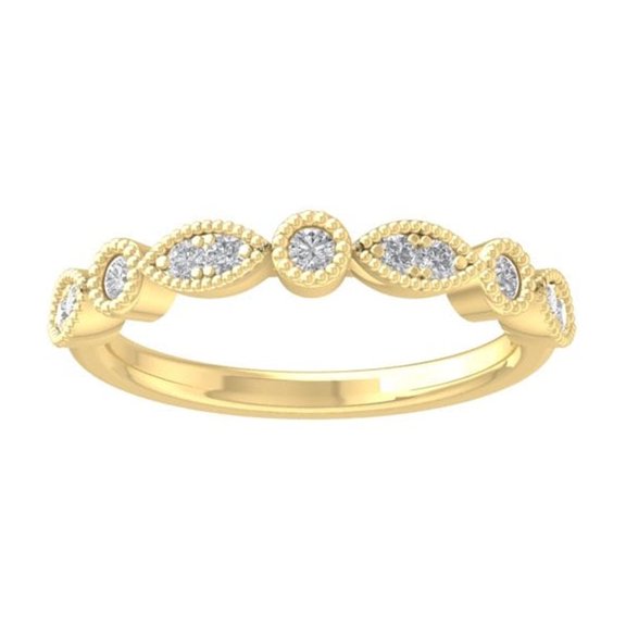 ARAIYA FINE JEWELRY 10K Yellow Gold Diamond Wedding Band Ring (1/4 cttw, I-J Color, I2-I3 Clarity) Size 7.5