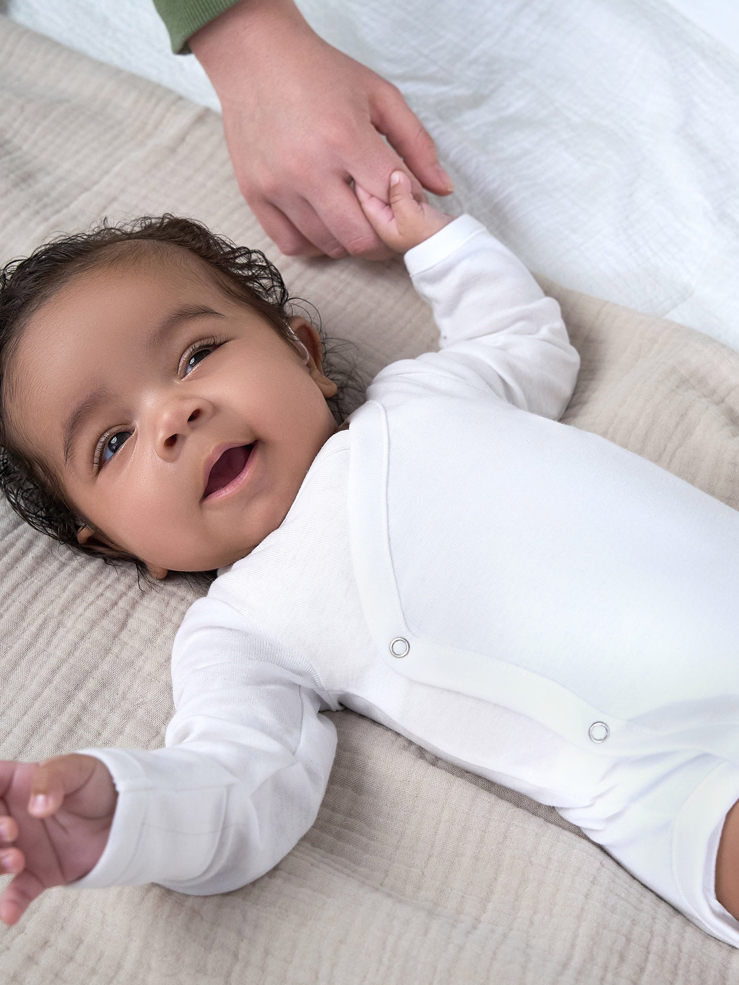Gerber Baby Unisex Leisure White Sidesnap Cotton Bodysuit, 3-Pack, Sizes 0/3 Months-3/6 Months