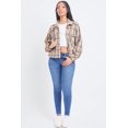 thumbnail image 2 of YMI Wannabettabutt - Jeans Ajustados de Fibra reciclada de 3 Botones para Mujer, M08, 33, 2 of 4
