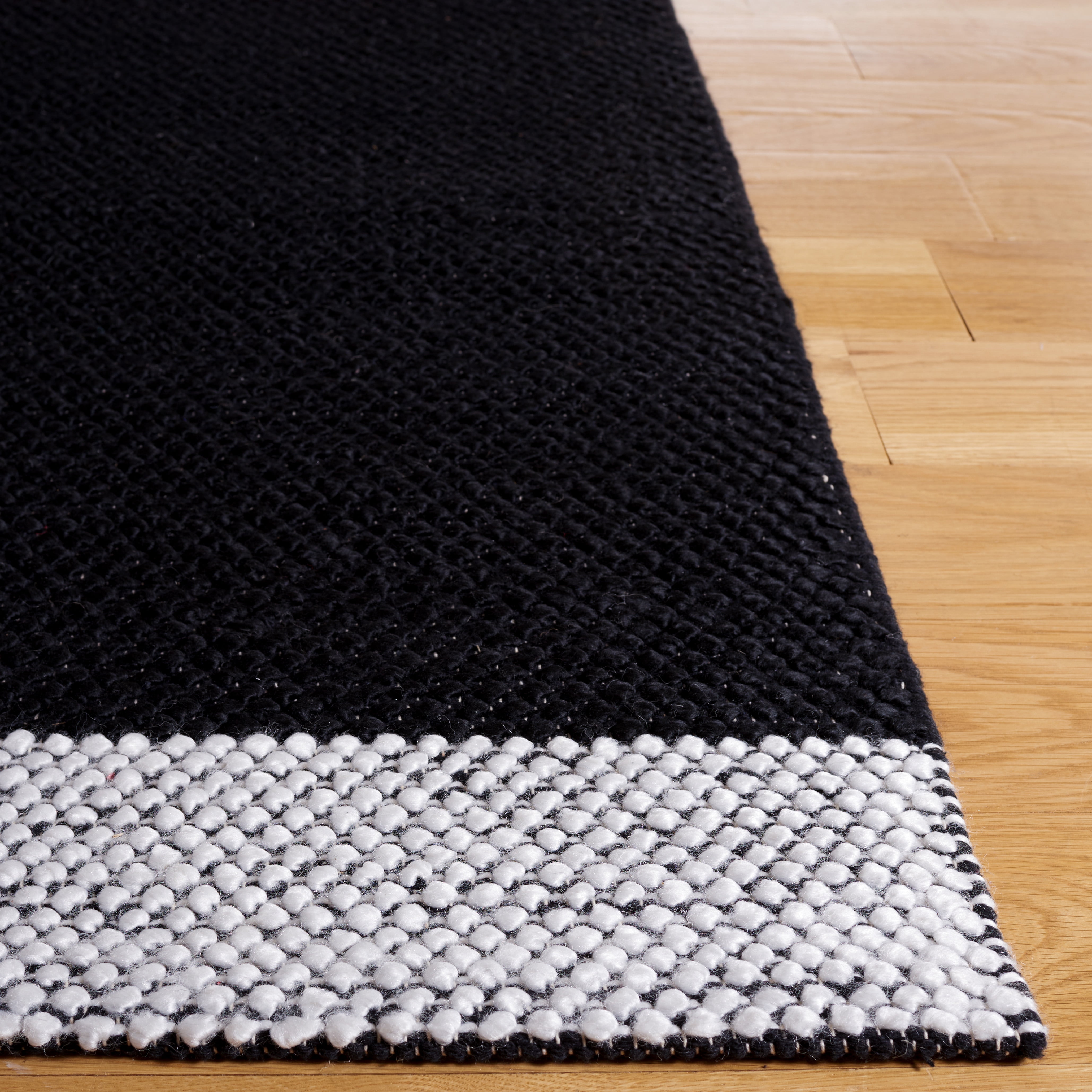 SAFAVIEH Natura Marina Striped Wool Runner Rug, Black/Ivory, 2'3" x 8'