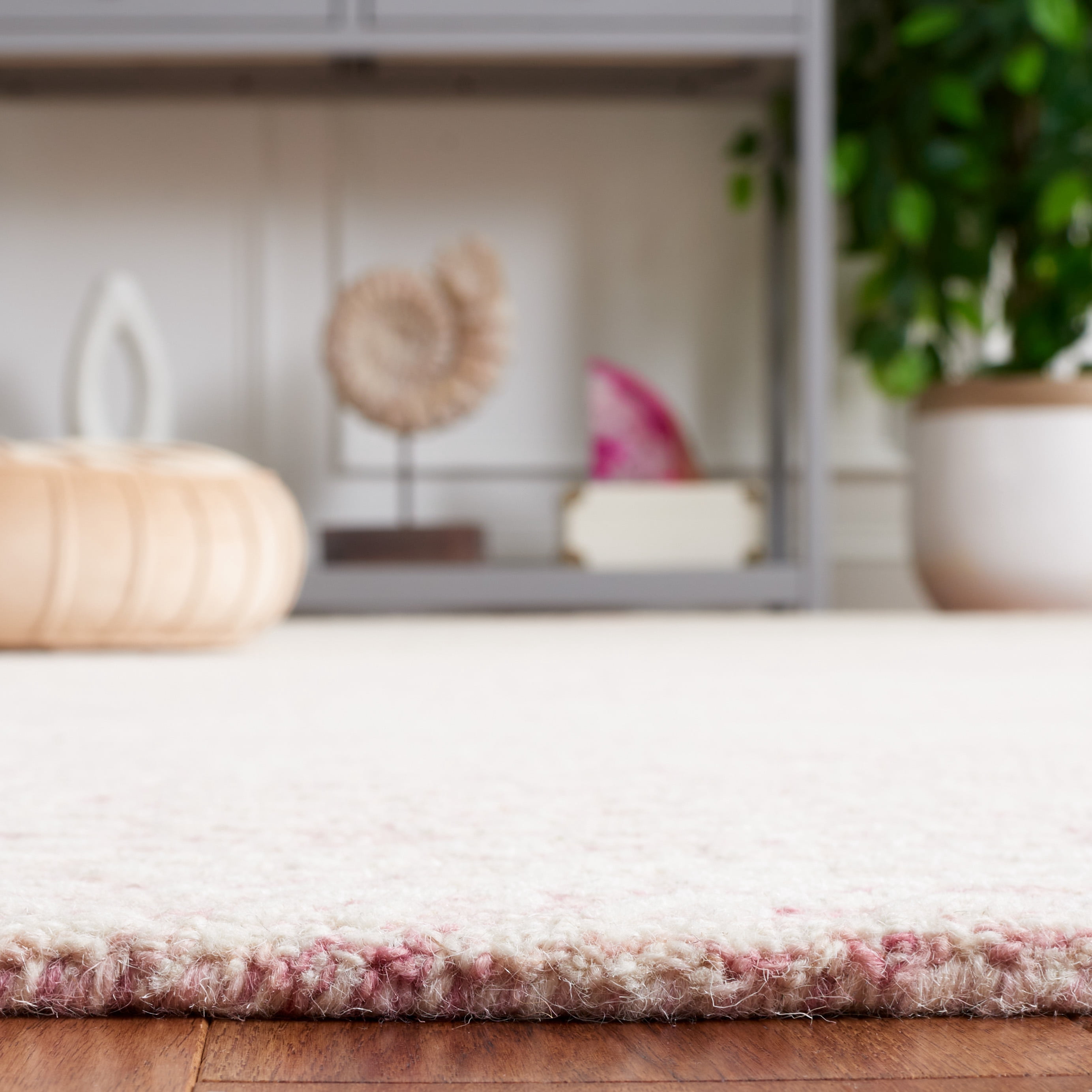 SAFAVIEH Ebony Abbott Floral Area Rug, Pink/Ivory, 3' x 5'
