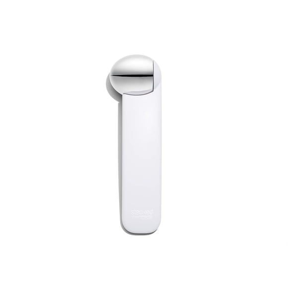 StackedSkincare Rouleau Glacé pour le Visage et les Yeux - Rouleau Glacé Facial en Acier Inoxydable pour Bouffées, Poches sous les Yeux, Rougeurs, Refroidissement de la Peau et Dr Lymphatique