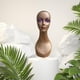 thumbnail image 3 of Cabeza de maniquí de fibra sintética Zulema modelo de Cabeza de exhibición de sombrero Costura recta negra, 3 of 8