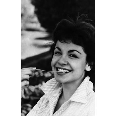 Annette Funicello Canvas Art - (16 x 20)