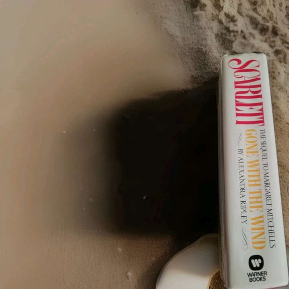 Pre-Owned Scarlett: The Sequel to Margaret Mitchell's Gone With the Wind (Hardcover) 0446515078 9780446515078