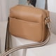 thumbnail image 5 of Bolso bandolera de cuero Bolso de hombro con correa ancha de rayas casuales Bolso femenino (Marrón), 5 of 6