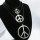thumbnail image 2 of Collar de la paz de aleación europea y americana, elegante colgante con símbolo de la paz, diseño elegante, 2 of 5