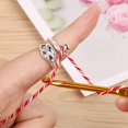 thumbnail image 5 of MIKIMIQI 2 unidades de bucle ajustable para tejer, guía de hilo de ganchillo, anillo de soporte para dedo, accesorios para tejer, anillo de dedo abierto de pavo real, anillo trenzado ajustable para te, 5 of 5