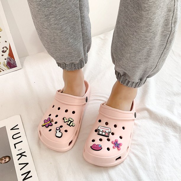 Zuecos bonitos de dibujos animados para hombre y mujer, sandalias con agujeros a la moda, zapatillas de suela gruesa, ropa exterior, paquete de verano, novedad de 2023 Qiuyongming unisex