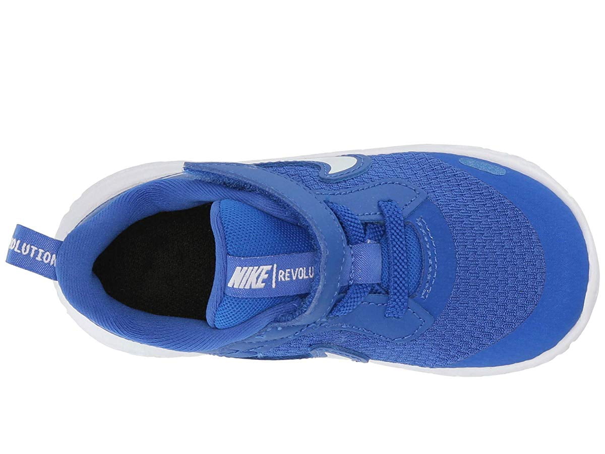 nike revolu