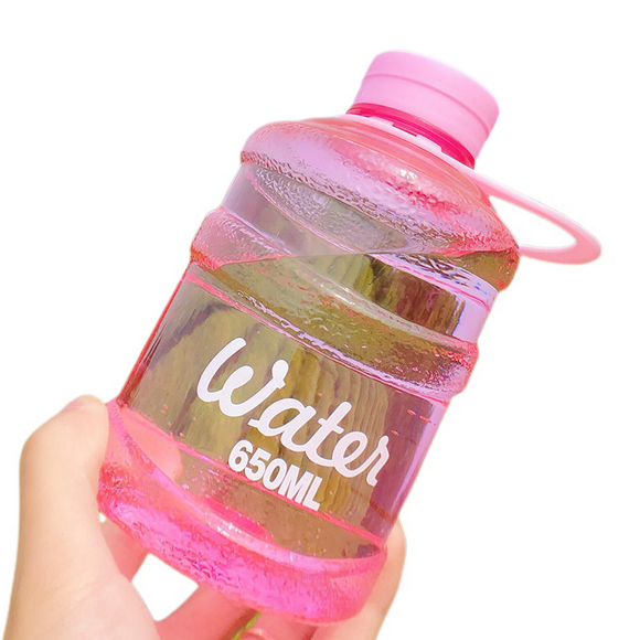 Mini Petite Tasse de Seau Pur Tasse d'Eau en Plastique Eau [Rose Transparent] 650ml Simple Tasse + Brosse à Gobelets + Longe