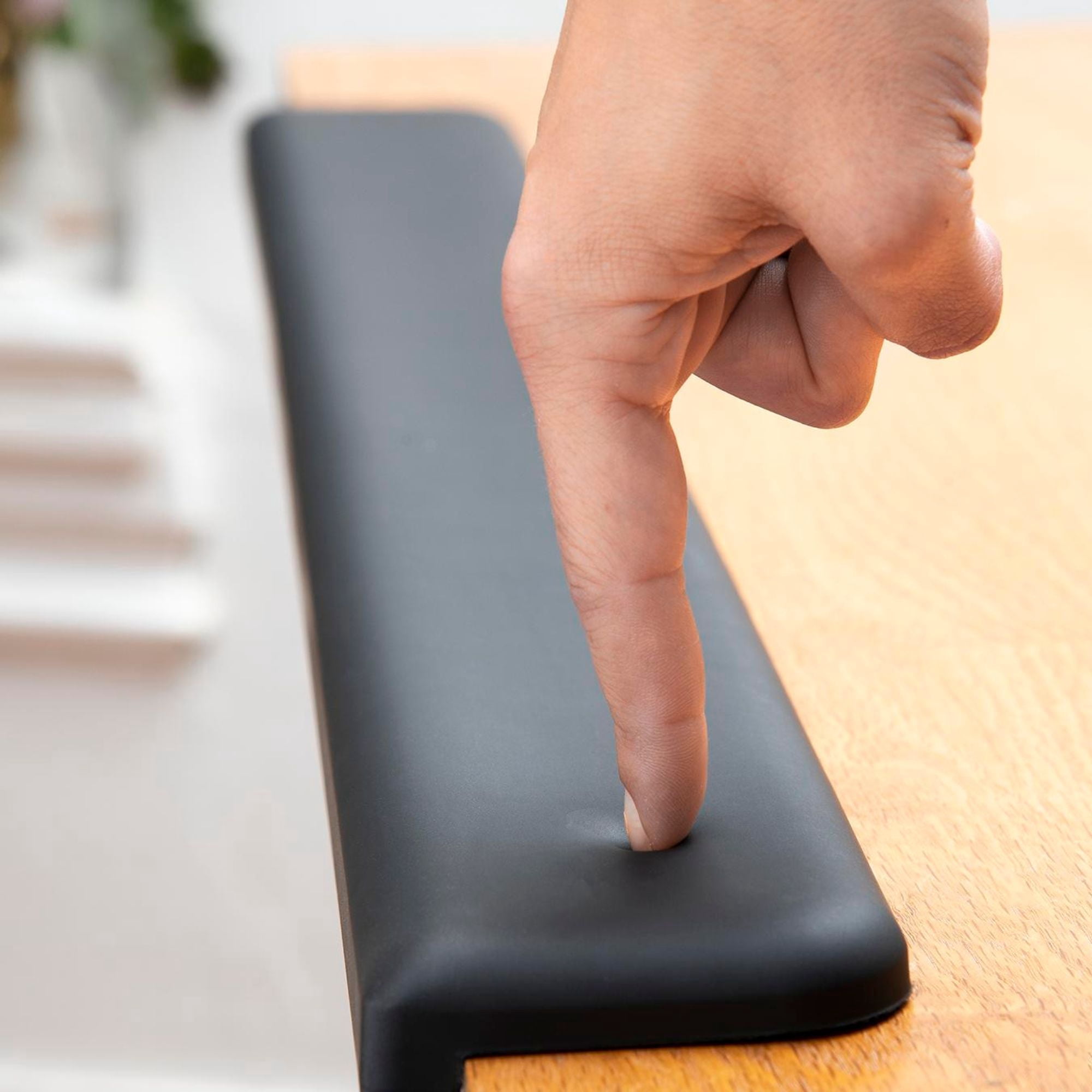 3M Gel Wrist Rest for Standing Desks Black WR200B