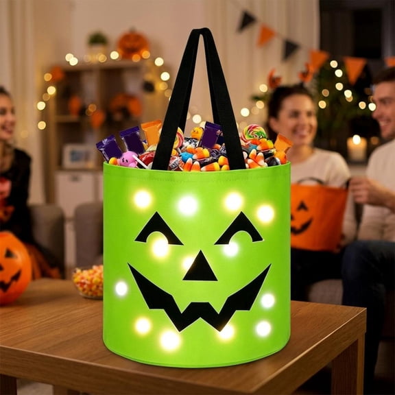 Halloween Candy Bag, LED Light Pumpkin Candy Buckets , Halloween Trick or Treat Bucket with Pumpkin Smile Face for Halloween Party Favors Goodie Bags