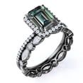 thumbnail image 4 of JeenMata Anillo de Bodas con Halo Enmarcado de 2 Quilates de Alejandrita Sintética de Corte Esmeralda y Moissanita Engastado con Banda de Bodas de Eternidad - Oro Negro de 18 K sobre Plata, 4 of 4