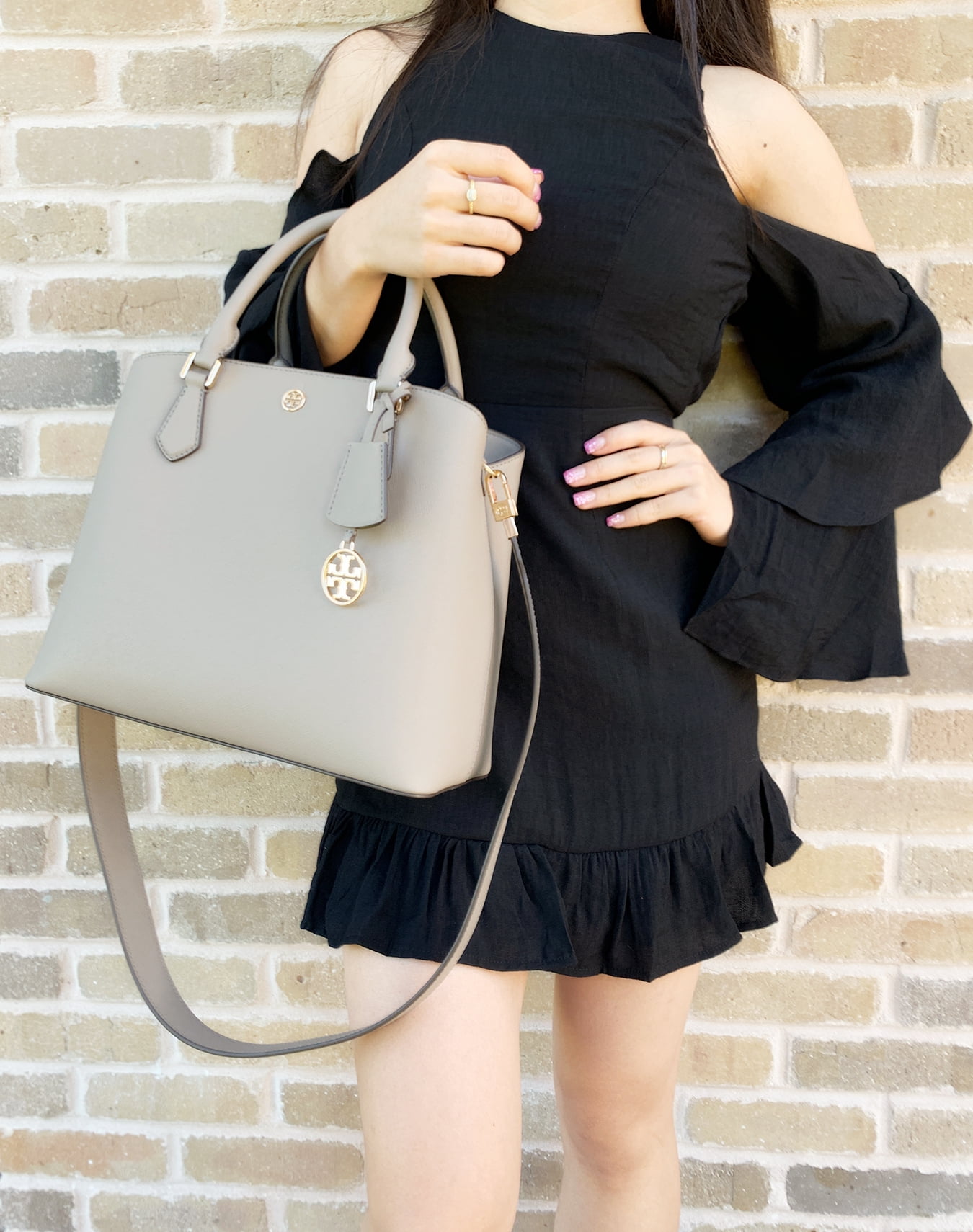Tory Burch Perry Tote Review - Sizing, Wear & Tear - whatveewore