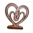 thumbnail image 2 of Estatua decorativa con forma de corazón que sostiene la mano, escultura artística para decoración del hogar, estatua artesanal con forma de apretón de, 2 of 9
