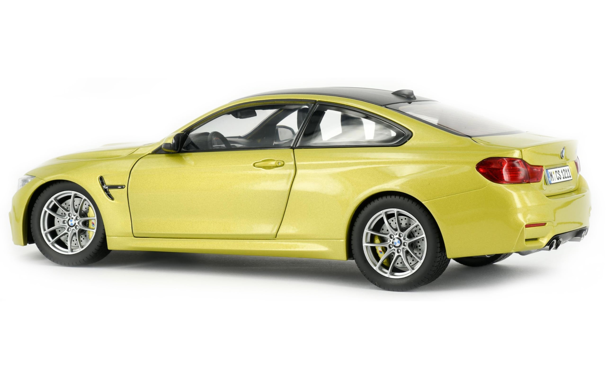 特注 1/18 BMW M4 クーペ オースティン イエローメタリック 4928e4e9-c167-48bf-92d1-