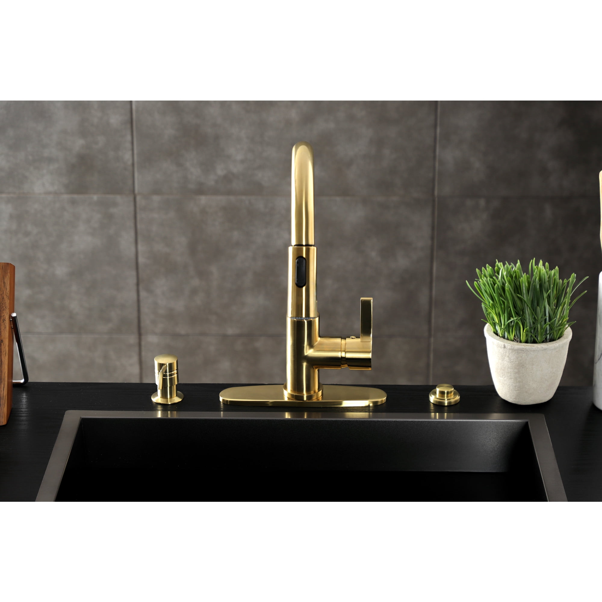 Gourmetier LS8783CTL Continental Single-Handle Pull-Down Kitchen Faucet, Brushed Brass