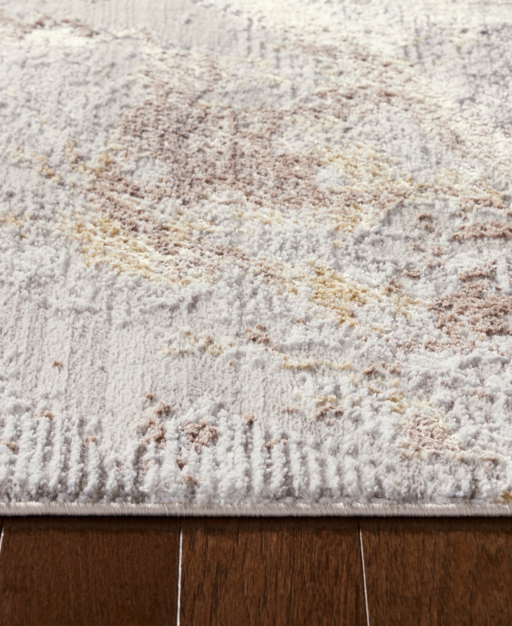 TOWN & COUNTRY LUXE Opaline Bold Marble Runner Area Rug with Glam Metallic Ribbed Texture Pile, Taupe, 1'9"x7'2"