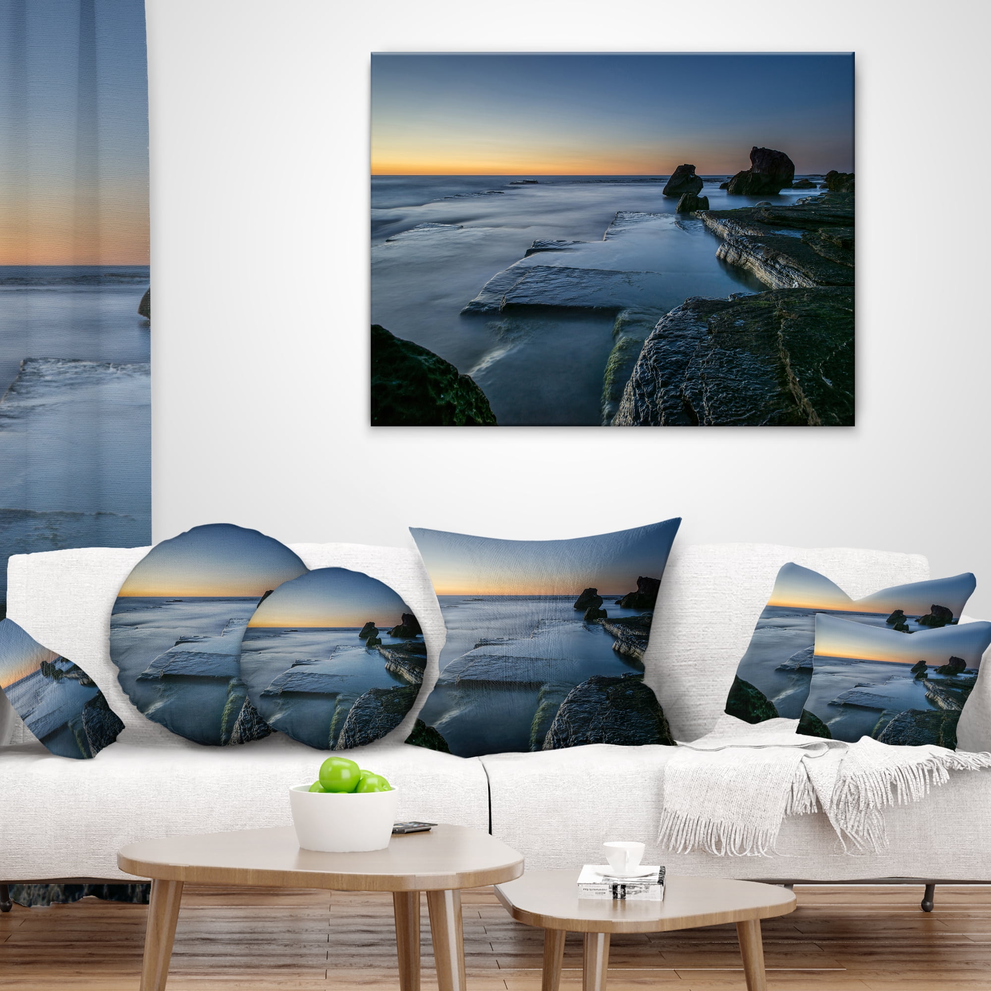 Designart Sunrise at Sydney Seashore - Seascape Throw Pillow - 18x18