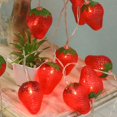 thumbnail image 1 of 10 luces LED de 1,5 m TANGJMXG forma de fresa y frutas a pilas para interiores y exteriores, 1 of 4