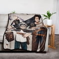 thumbnail image 2 of Manta de forro polar Blanket JUST FUNKY, color negro, con forma de trébol, 114 x 152 cm, 2 of 8