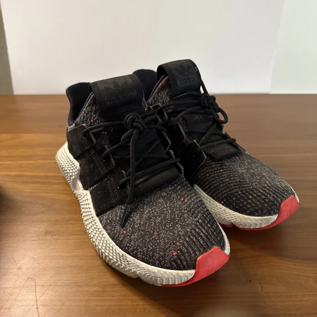 Adi - das CQ3022 Men's Sz 9 Onix Lace Up Sneakers Black Solar Red