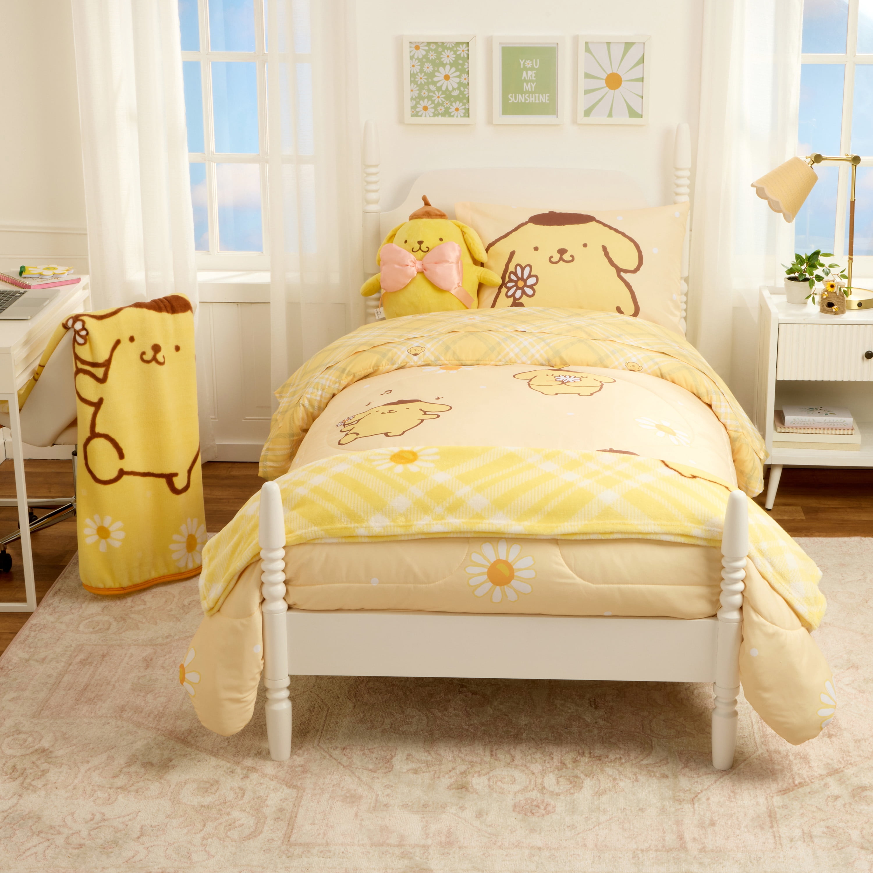 Pompompurin 2 Piece Yellow Reversible Comforter and Pillowcase set, Twin/full, Sanrio