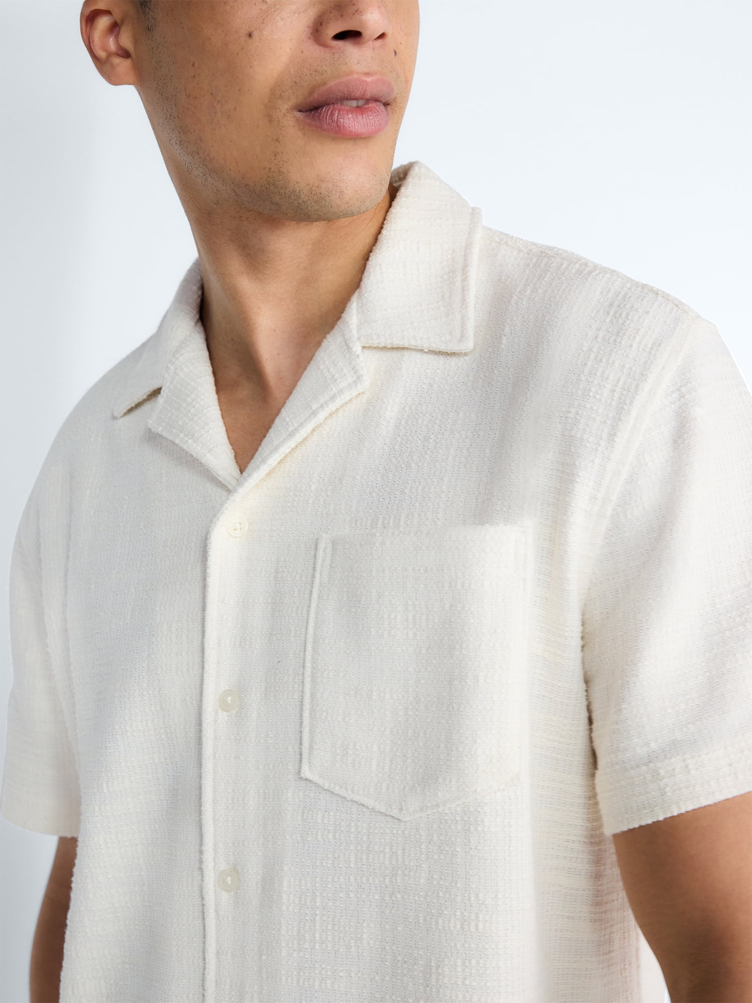 Free Assembly Men's Textured Camp Shirt with Short Sleeves, Sizes S-3XL