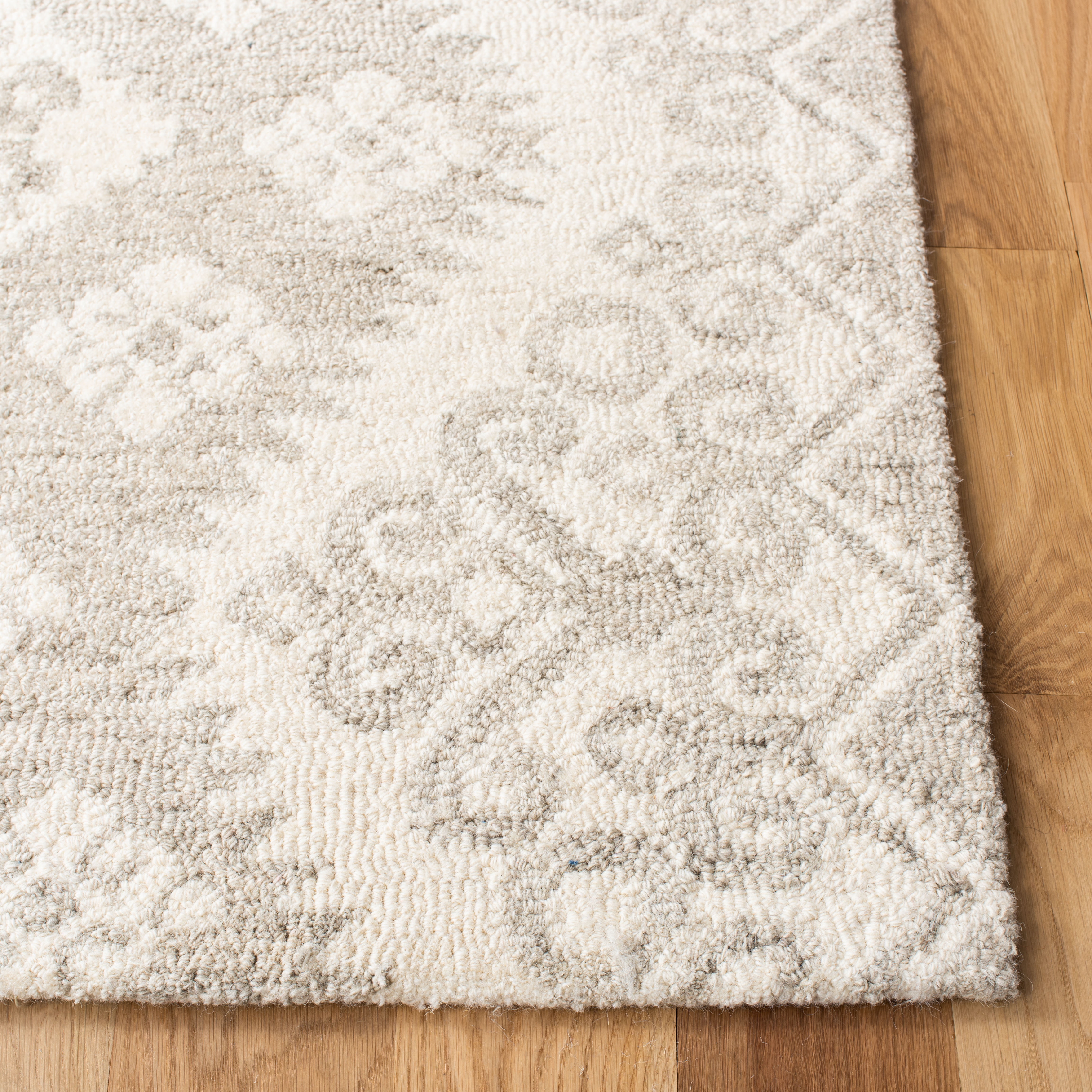 SAFAVIEH Micro-Loop Winona Geometric Striped Area Rug, Ivory/Beige, 5' x 5' Square