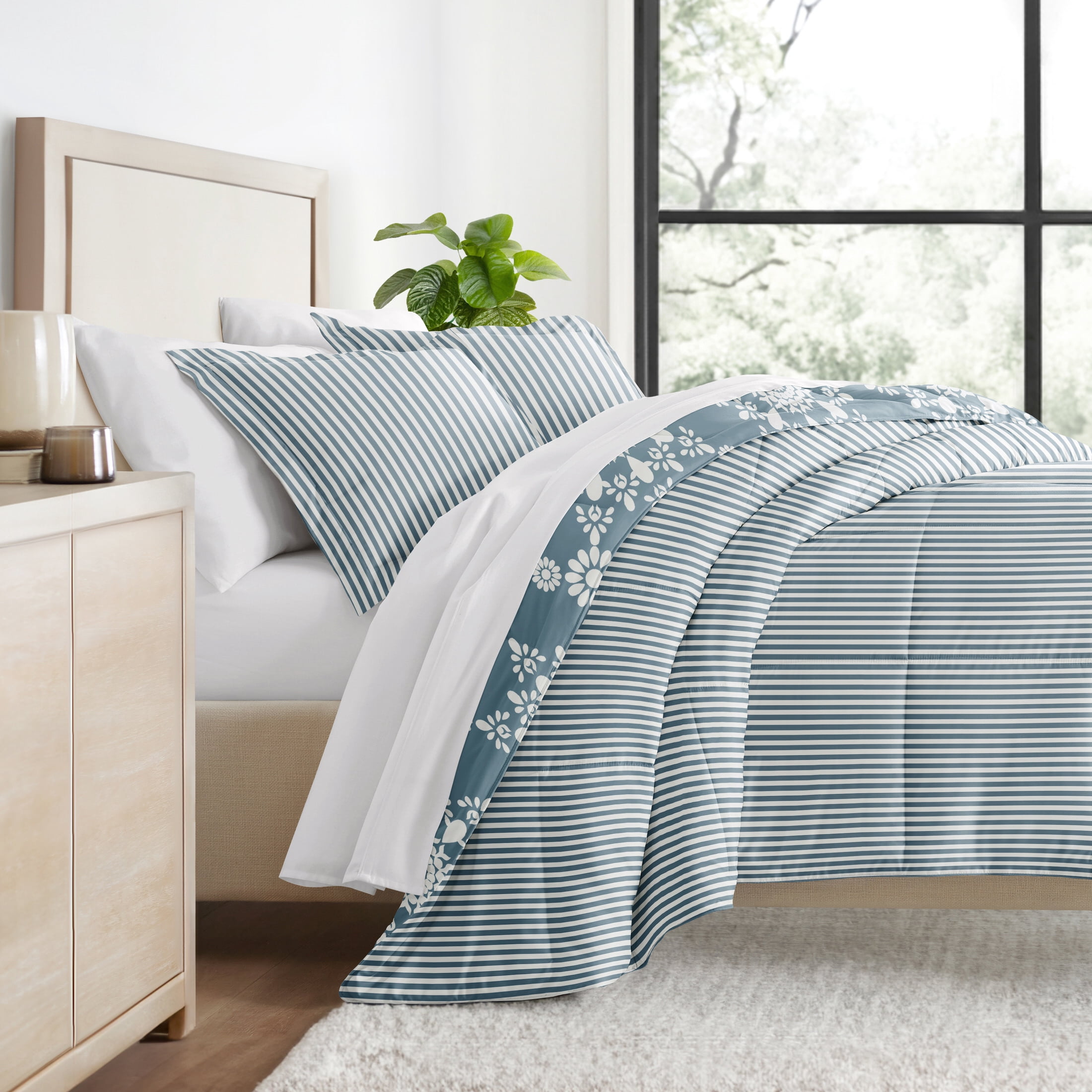 All Season Ultra Soft Comforter Set Lightweight Bedding in Daisy Floral for Full/Queen Size by Comfort Canopy