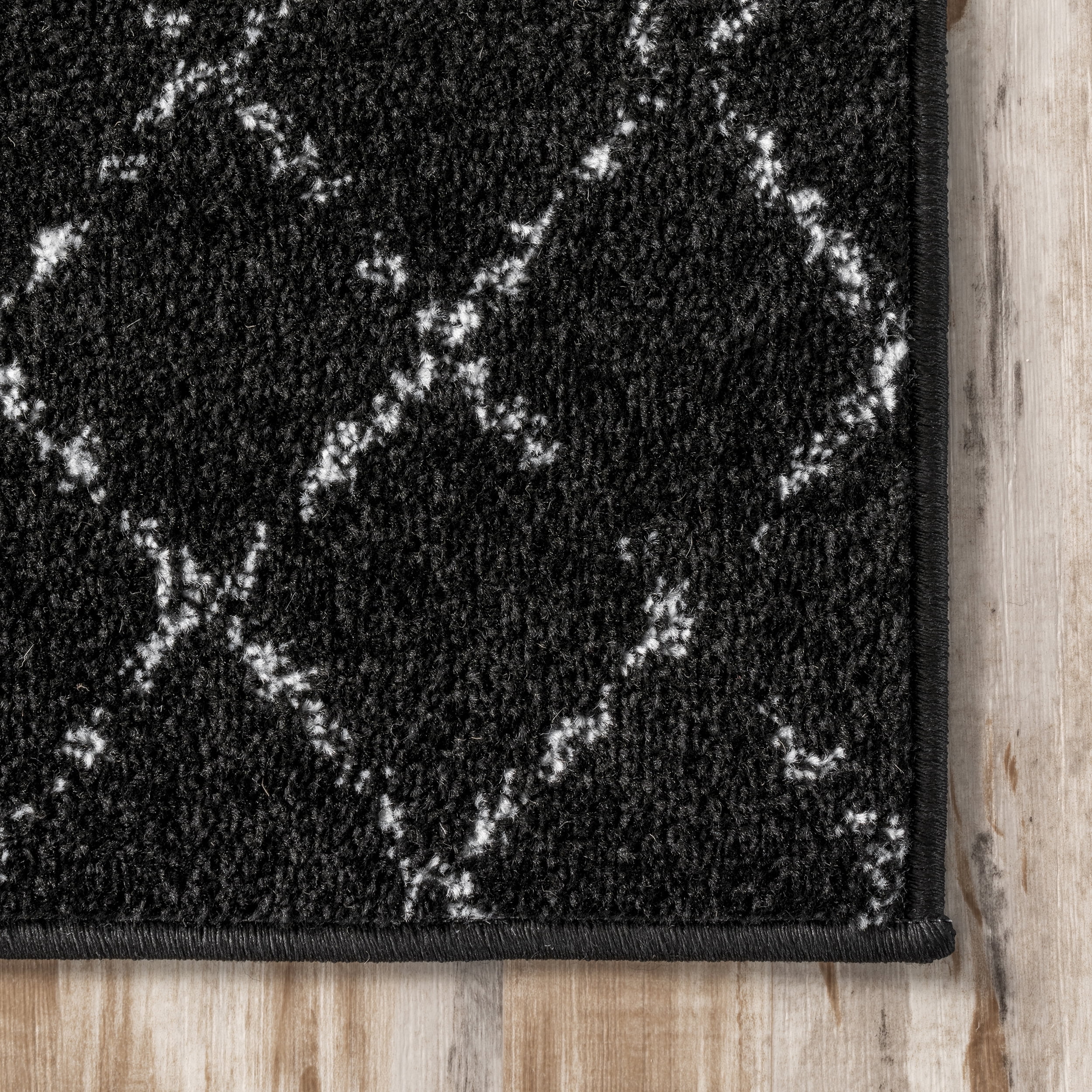 nuLOOM Moroccan Blythe Black and White 6' 7" x 9' Transitional Area Rug