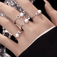 thumbnail image 4 of Anillo de plata con diamantes y perlas sintéticas, diseño de nicho para mujer, anillo de 26 letras, anillo de personalidad simple, 4 of 6