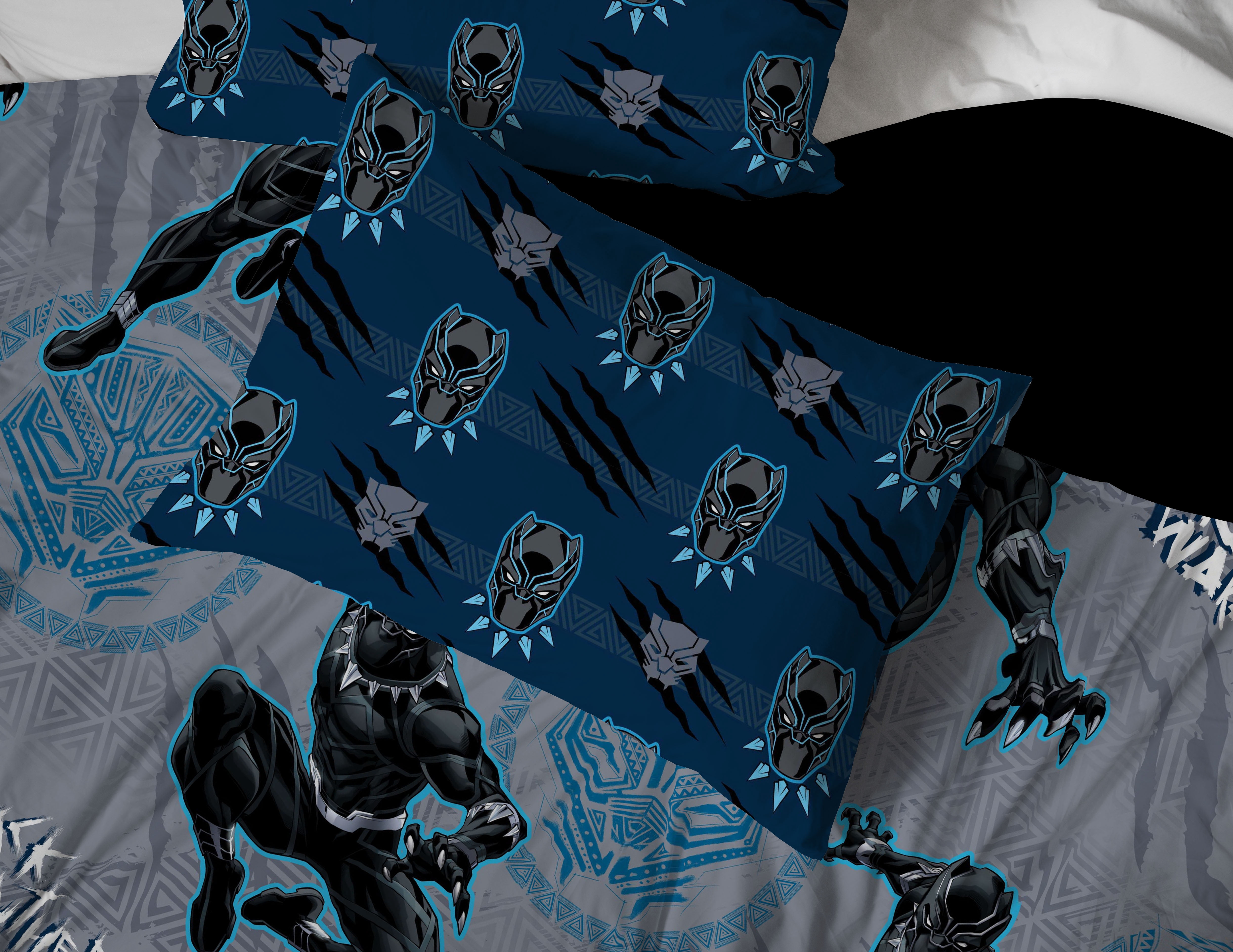 Black Panther 4-Piece King of Wakanda Childs Grey Microfiber Bed-in-a-Bag, Twin