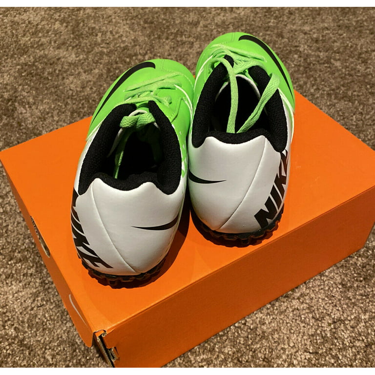 complicaciones Sin aliento carolino Nike JE Bomba TF Soccer Shoes Green Black White Sz 3.5 NEW - Walmart.com