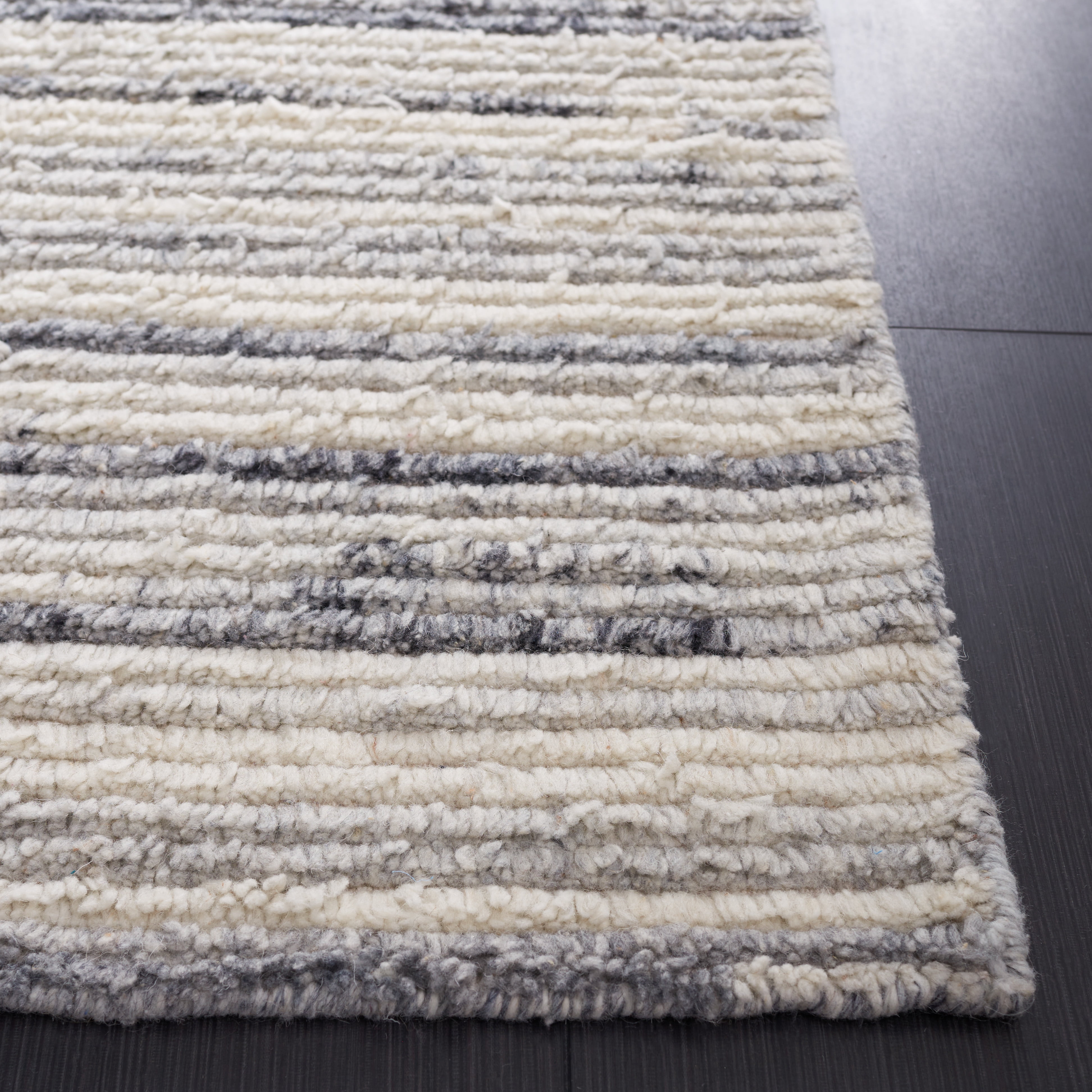 SAFAVIEH Casablanca Blake Distressed Area Rug, Grey/Ivory, 5' x 8'