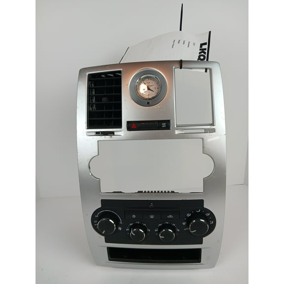 Pre-Owned 05 06 07 Chrysler 300 Temperature Control Unit & Bezel OEM (Good)