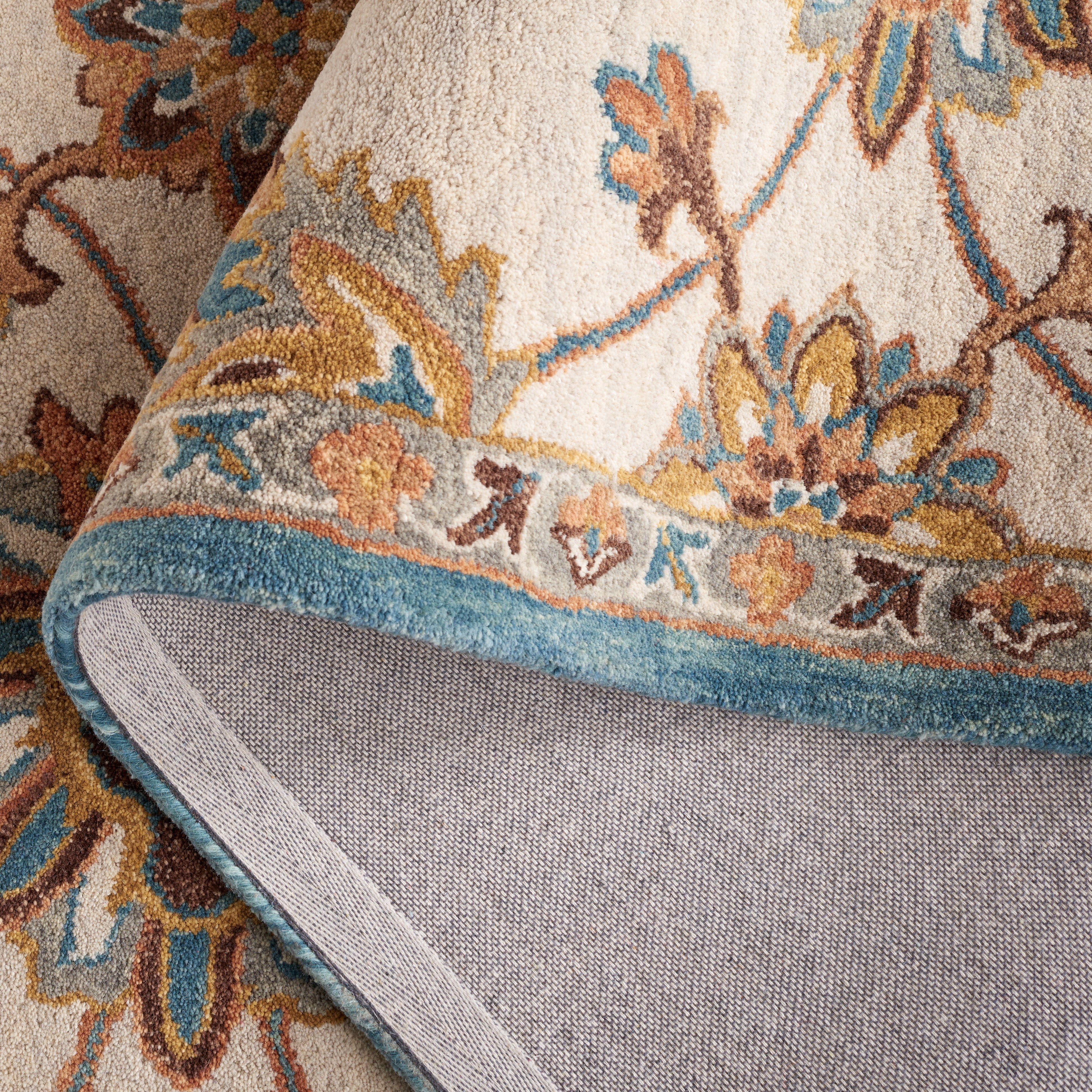 Safavieh Heritage Louise Medallion Area Rug, Beige/Ivory, 4' x 6'