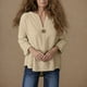 thumbnail image 4 of Vestidos Casuales Para Mujer, Blusas De Mujer De Moda Blusa informal de verano con botones, escote en V y mangas 3/4 para mujer, 4 of 9