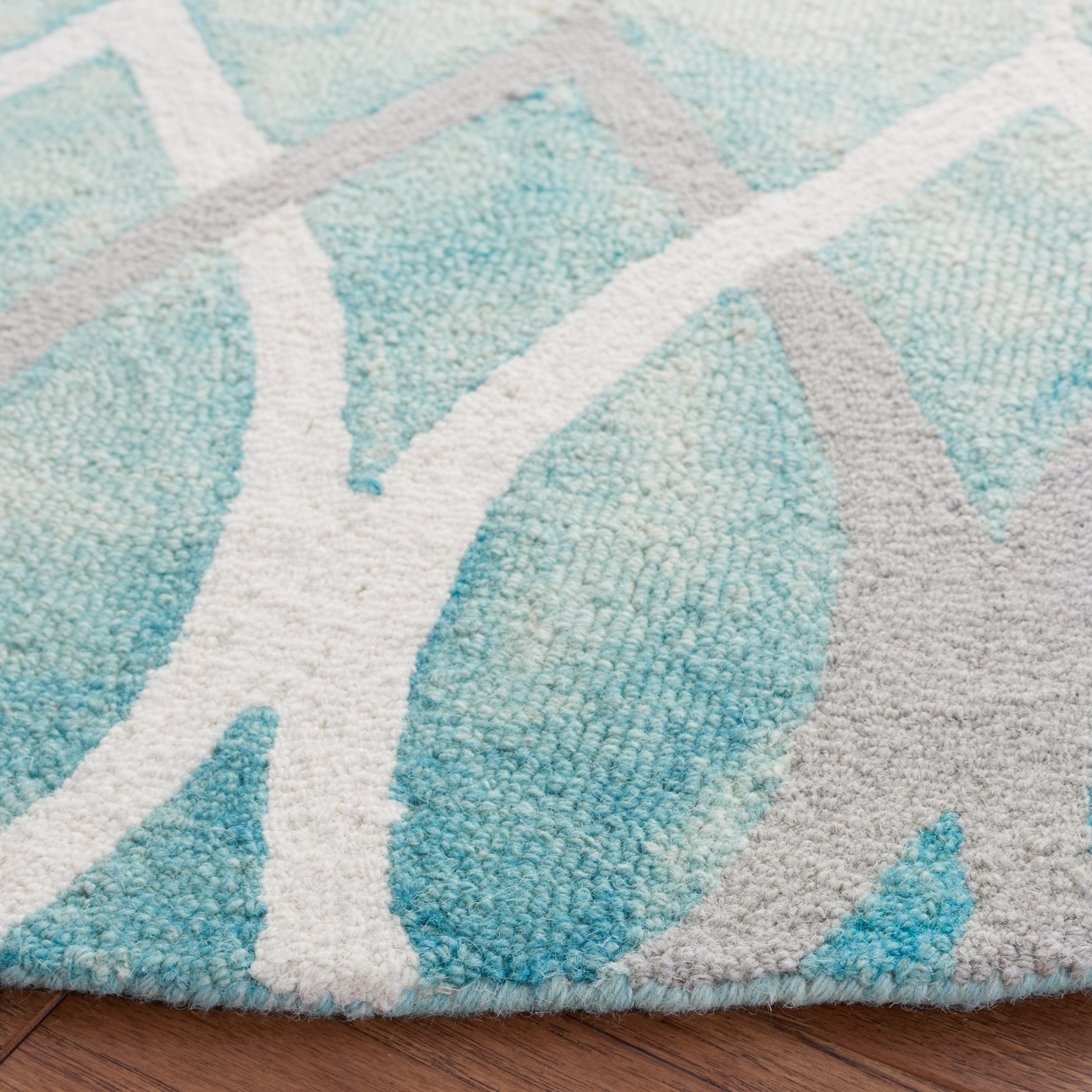 Safavieh Dip Dye Britton Distressed Wool Area Rug, Green/Ivory Gray, 5' x 5' Round