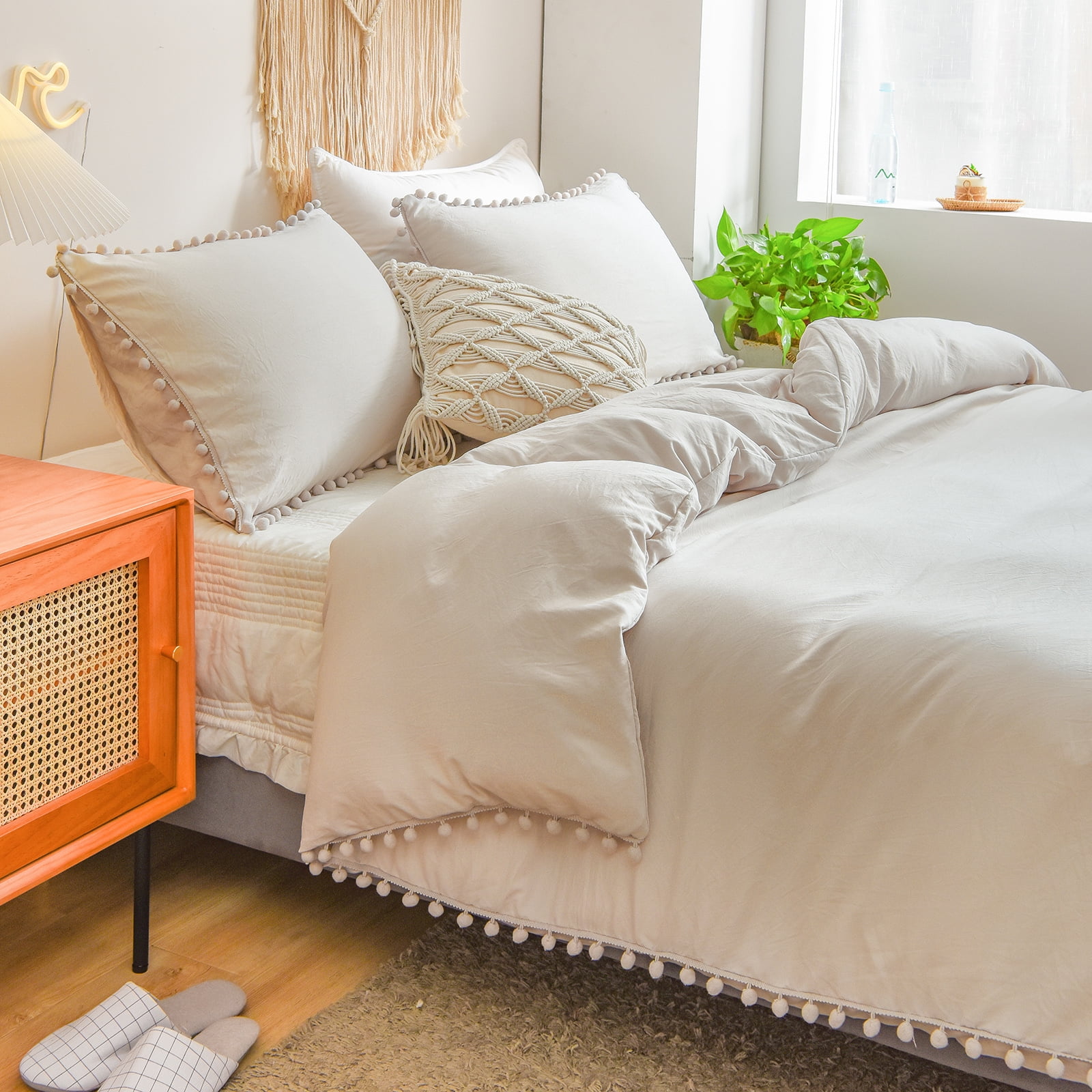 Pom Pom Design Luxurious Modern Duvet Cover Sets Reversible Bedding Sets By LW 