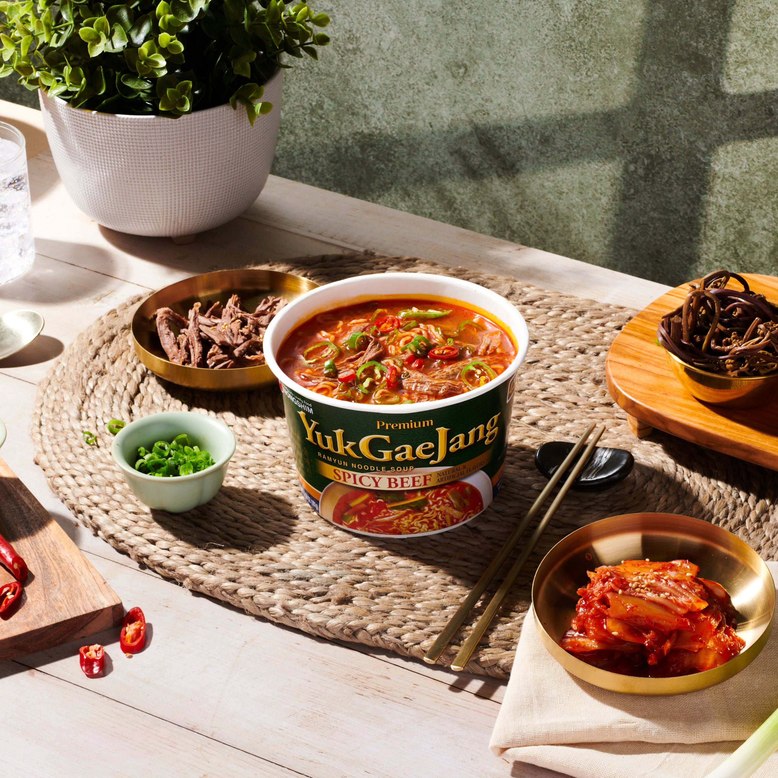 Nongshim Yukgaejang Spicy Beef Big Bowl Soup, 3.56oz