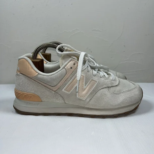 New Balance Unisex 574 Casual Shoes Sneakers 8.5 Lifestyle Beige Suede WL574CS3