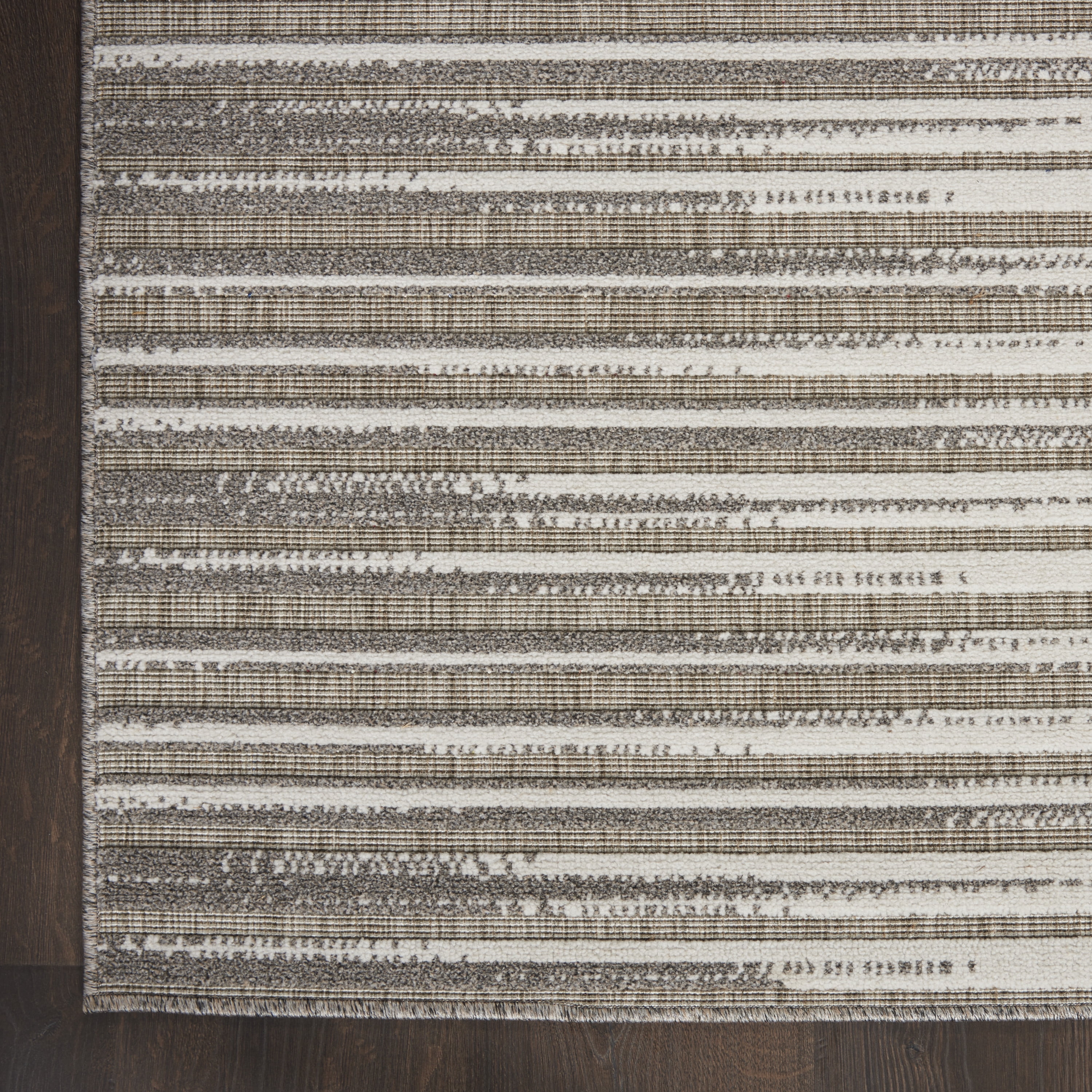 Nourison Calobra Beach Lt Grey 4' x 6' Area Rug, (4x6)