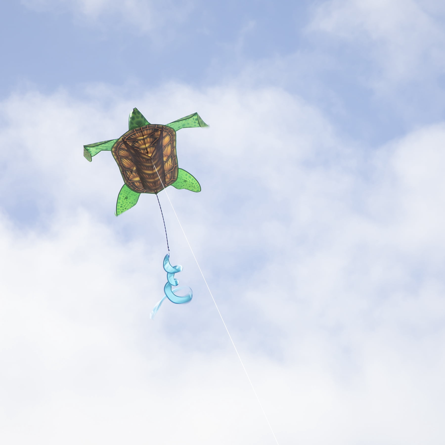 In the Breeze 3274 — Realistic Sea Turtle Kite - Fun, Easy Flying Sea Life, Ocean Kite